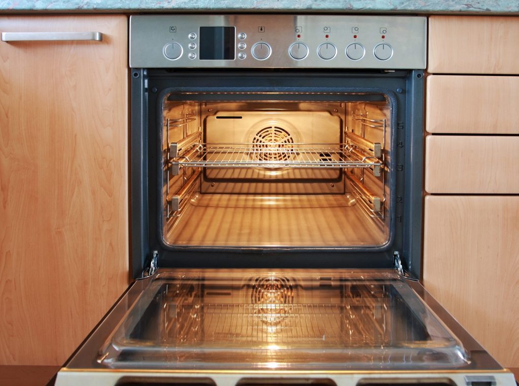 how to clean an oven quickly